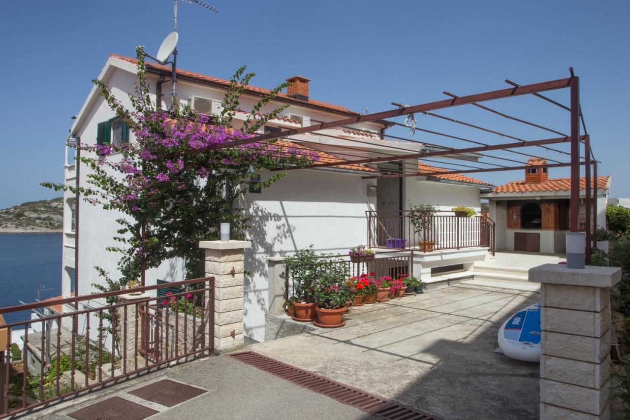 Apartments Lucija Razanj Luaran gambar