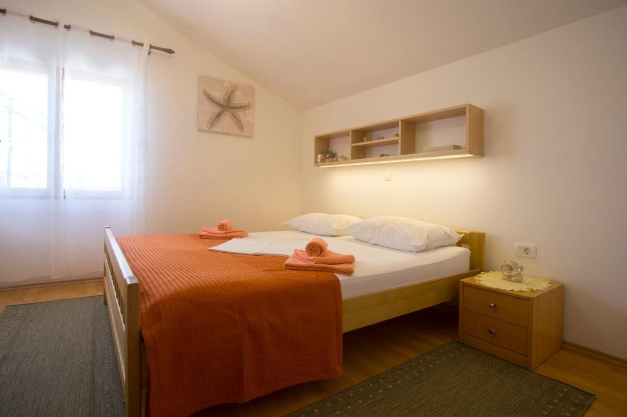 Apartments Lucija Razanj Luaran gambar