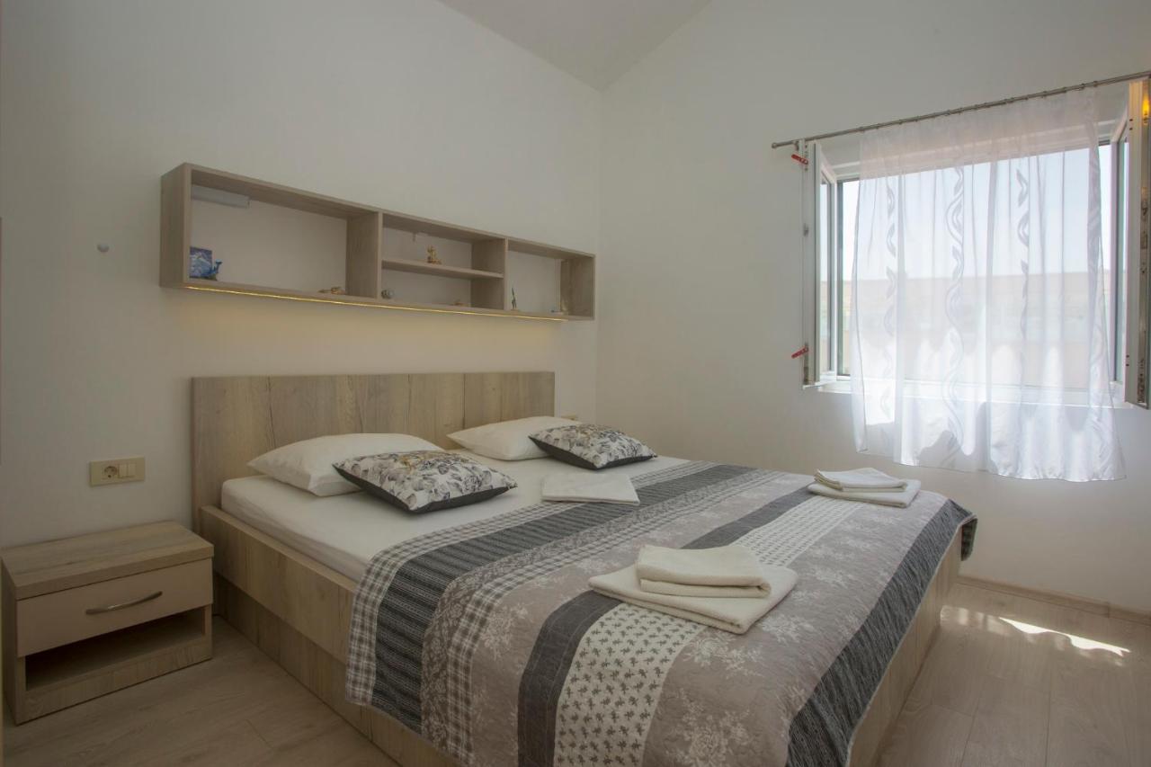 Apartments Lucija Razanj Luaran gambar