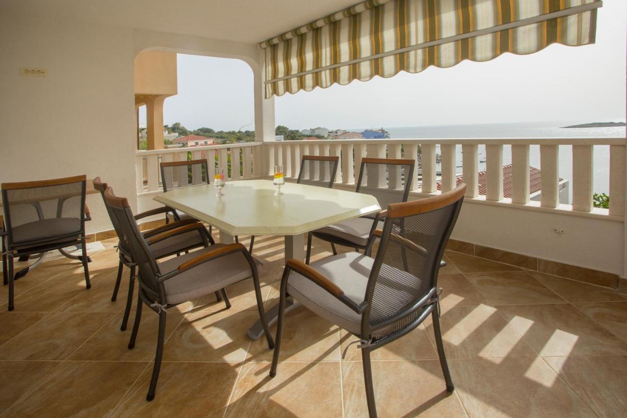 Apartments Lucija Razanj Luaran gambar
