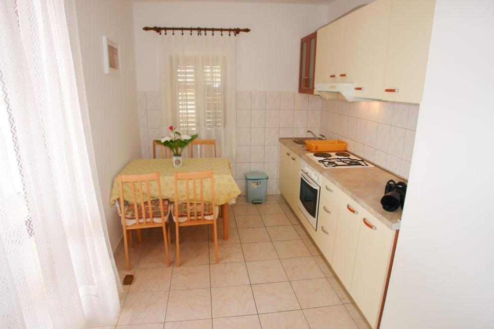 Apartments Lucija Razanj Bilik gambar