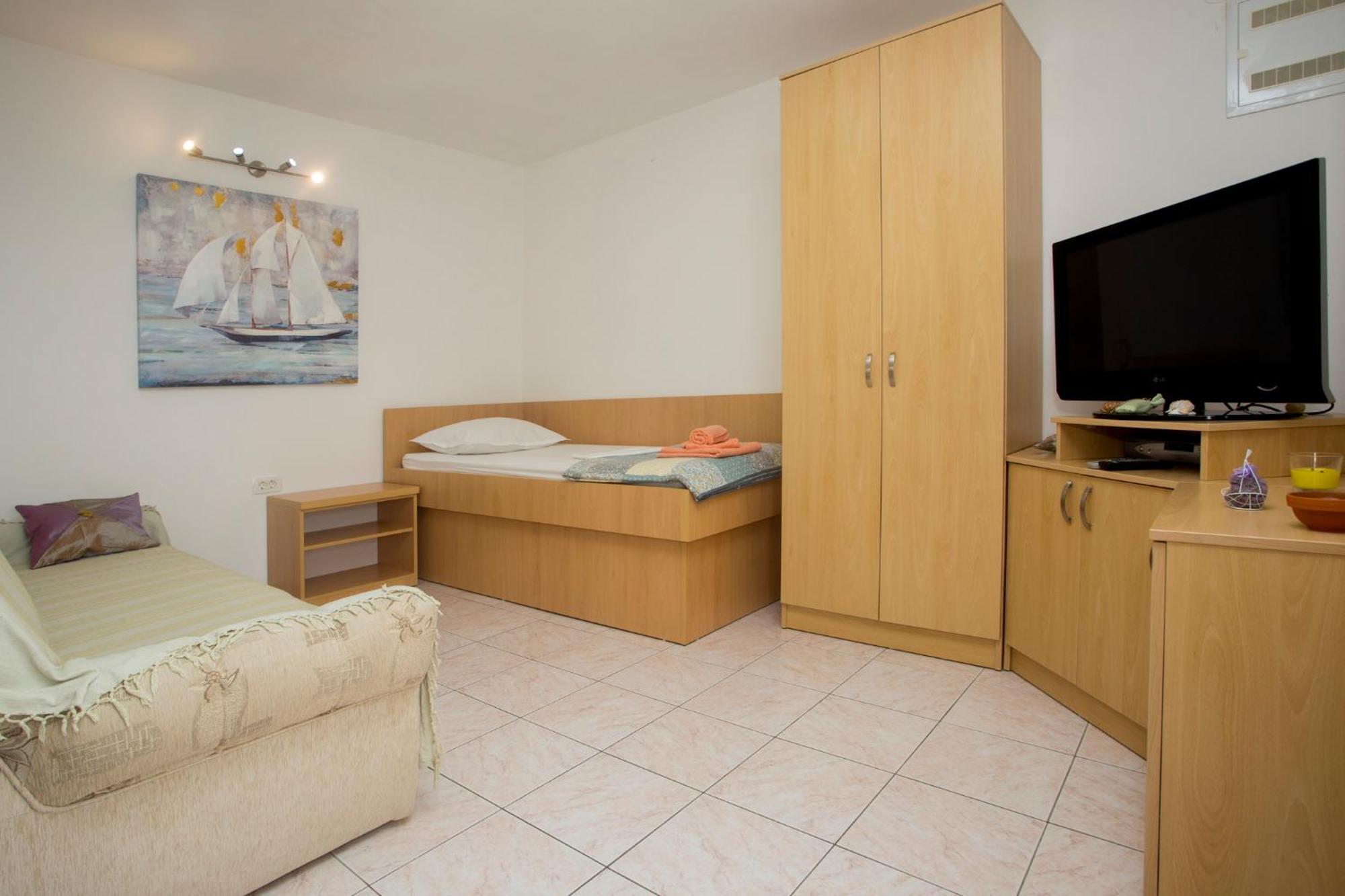 Apartments Lucija Razanj Bilik gambar